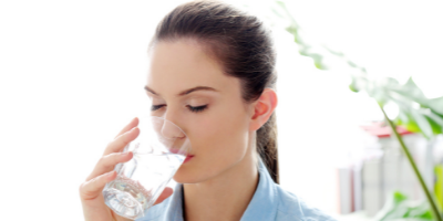 Drinking water to stop snacking