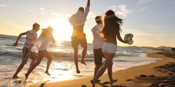 10 Business Retreat Ideas to Rejuvenate Your Team