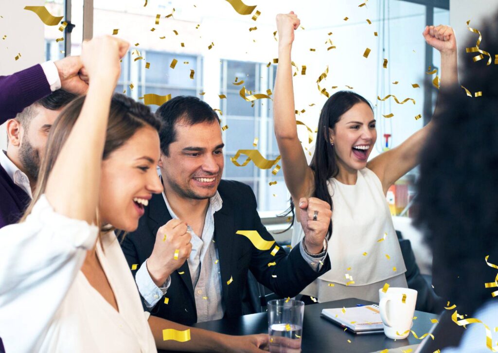 motivated-employees-celebrating